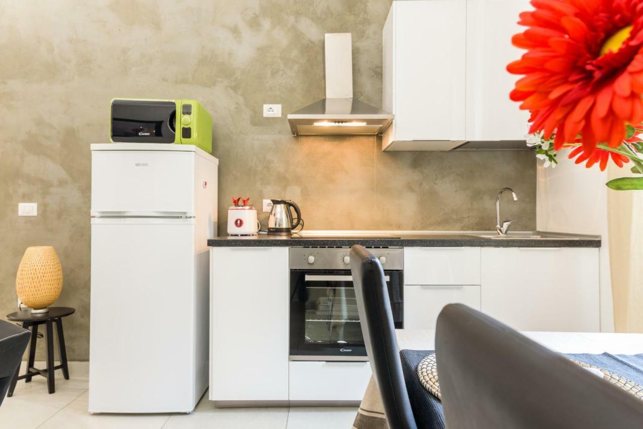 Casa Tibaldi - Bocconi Lägenhet Milano Exteriör bild