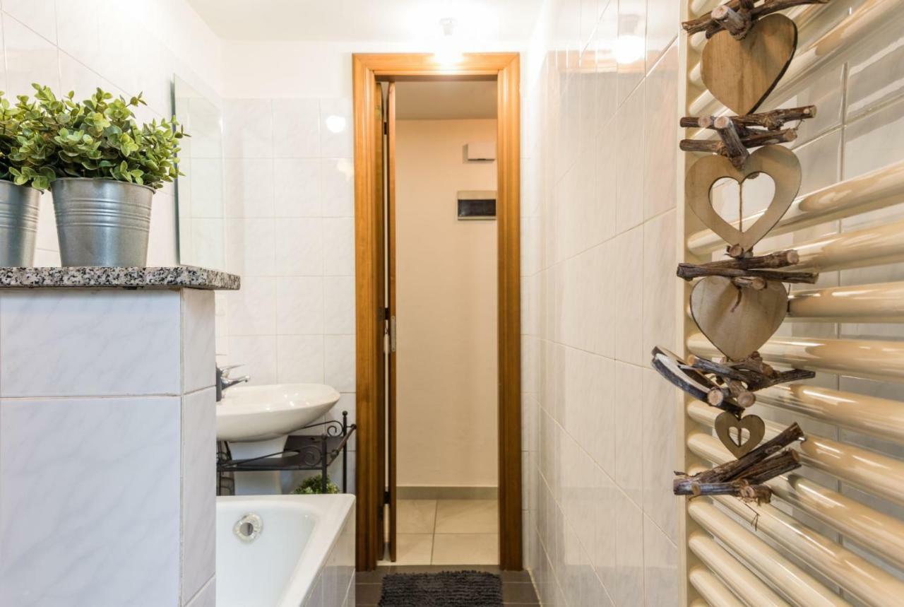 Casa Tibaldi - Bocconi Lägenhet Milano Exteriör bild